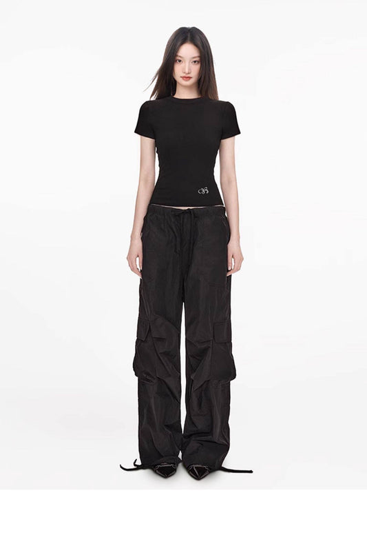 Fitted Ribbed Crew Neck Crop Tee with Embroidered Hem Detail