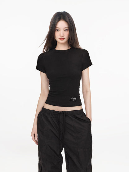 Fitted Ribbed Crew Neck Crop Tee with Embroidered Hem Detail