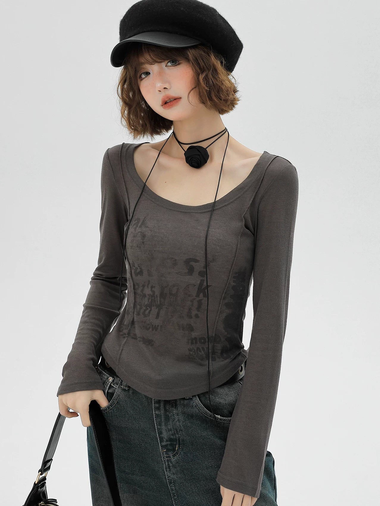 Fitted Scoop Neck Long Sleeve Top with Tonal Graphic Print